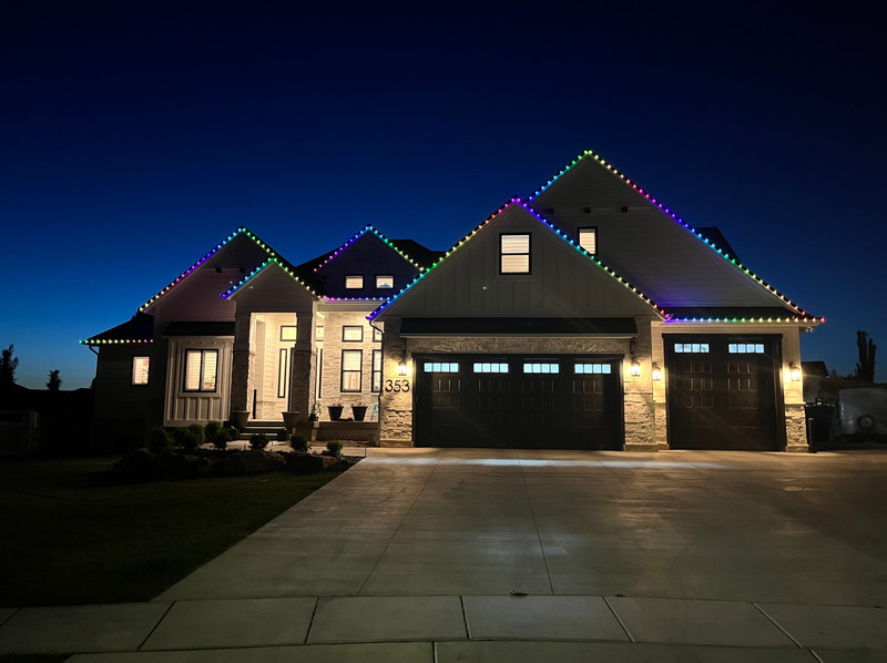 Infinity Lighting multi-rainbow display